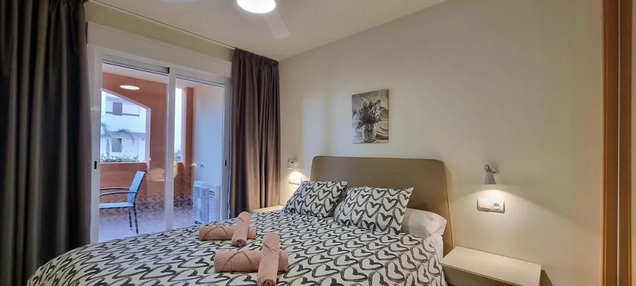 Paraiso de Vera Playa: Beachfront Apartment with Pool Views 0*,