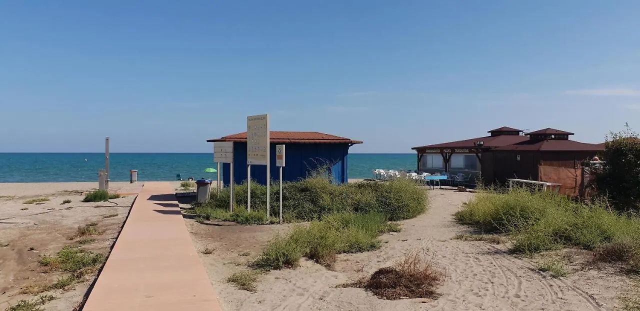 Paraiso de Vera Playa: Beachfront Apartment with Pool Views