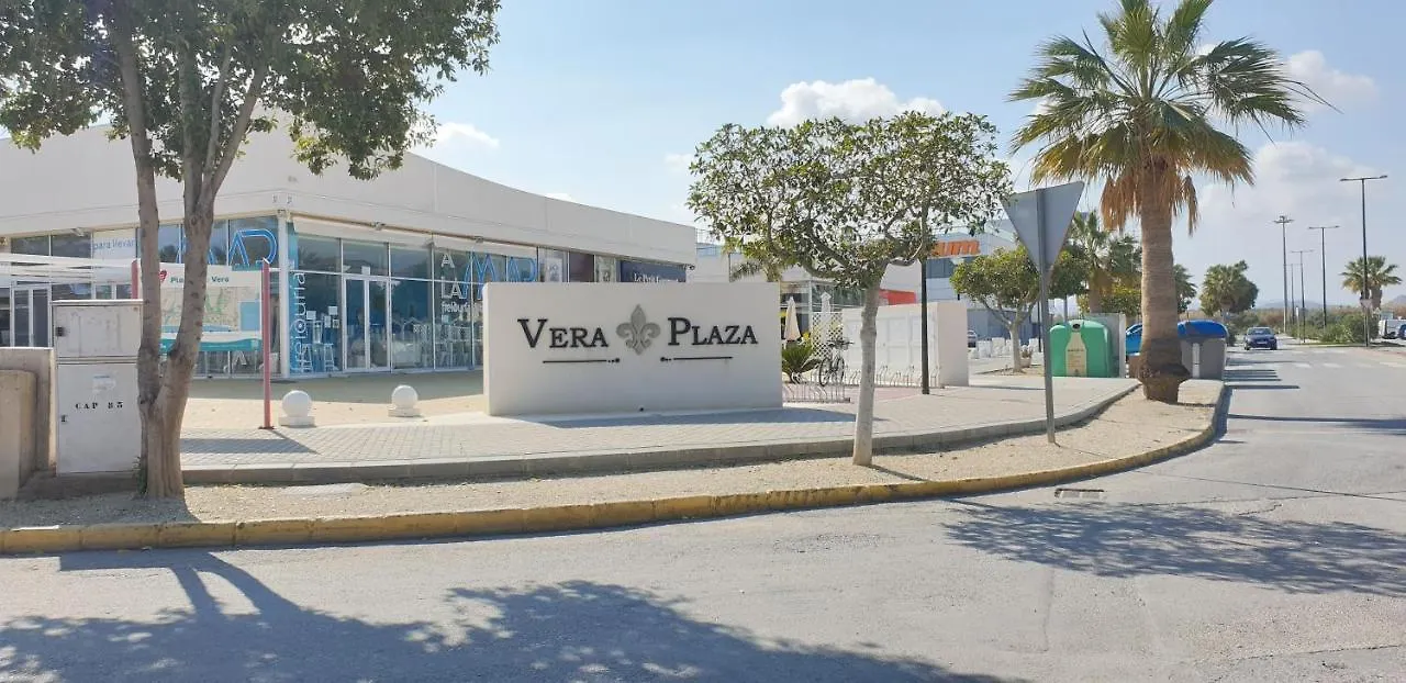 Paraiso de Vera Playa: Beachfront Apartment with Pool Views