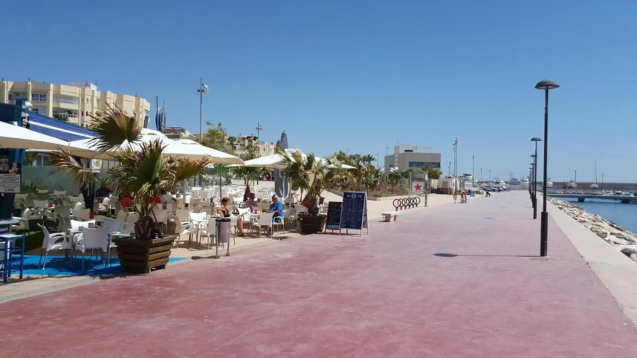 Paraiso de Vera Playa: Beachfront Apartment with Pool Views