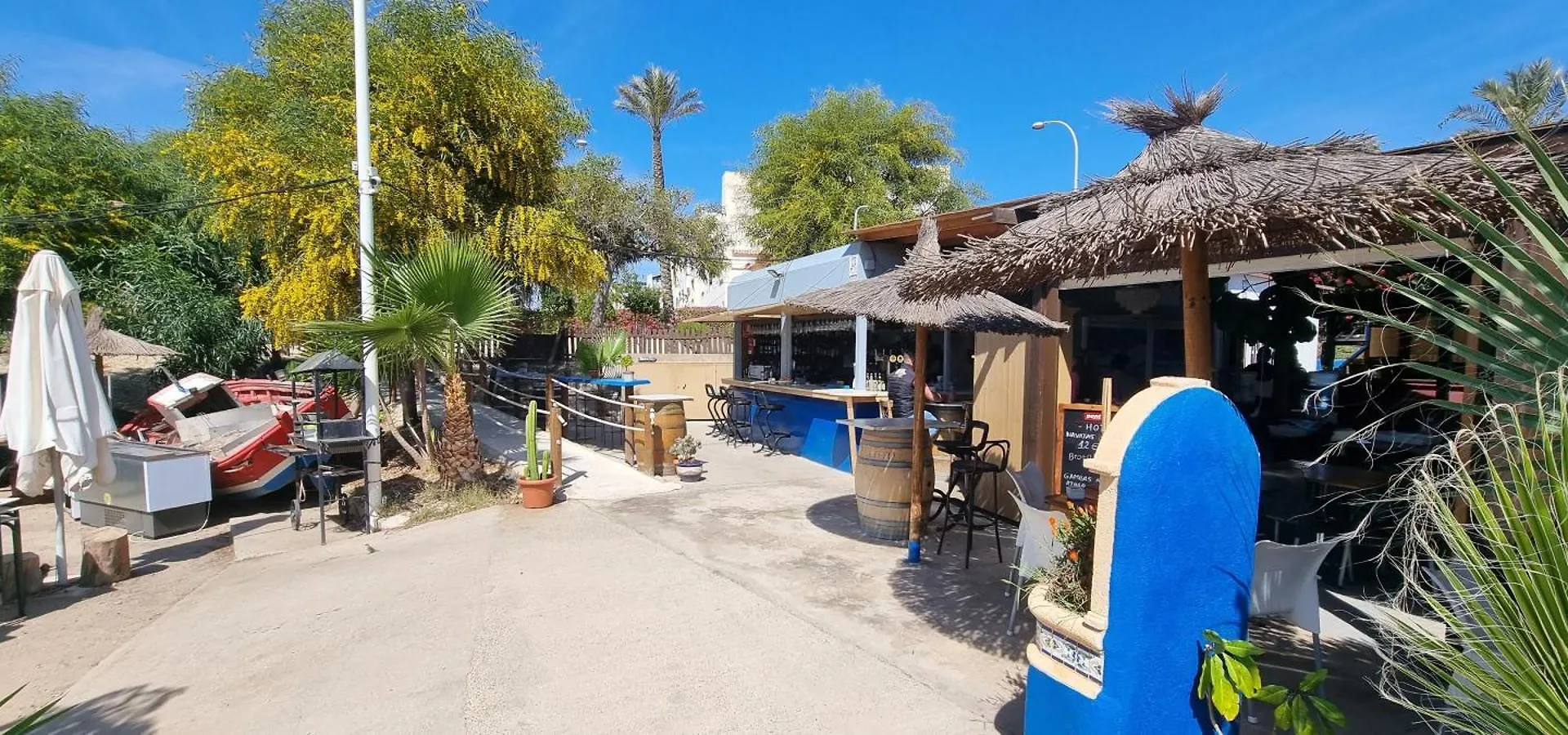 Paraiso de Vera Playa: Beachfront Apartment with Pool Views 0*,  Spain